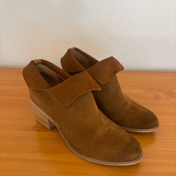 BP Tan Suede Ankle Boots with Block Heel Size 8.5 - Picture 5 of 10